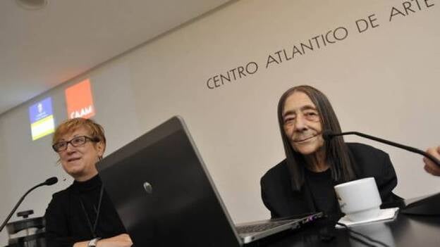 Elena Asins: "En España no hay crítica"