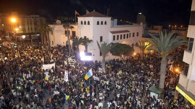 Paulino Rivero, tras las manifestaciones: "Con Canarias no se juega"