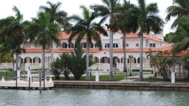 Julio Iglesias compra una mansión de 11,6 millones de euros en Miami