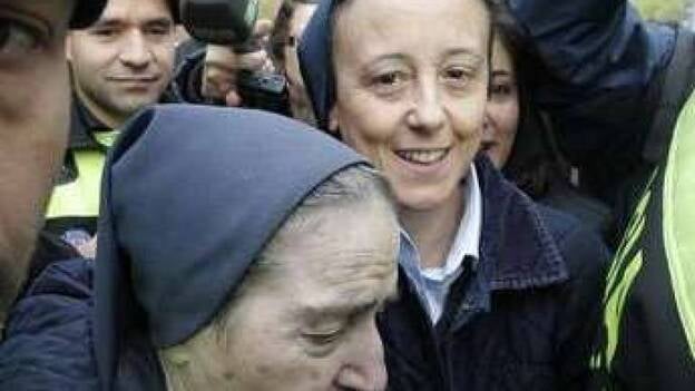 Sor María sigue imputada por el "robo de bebés" tras negarse a declarar