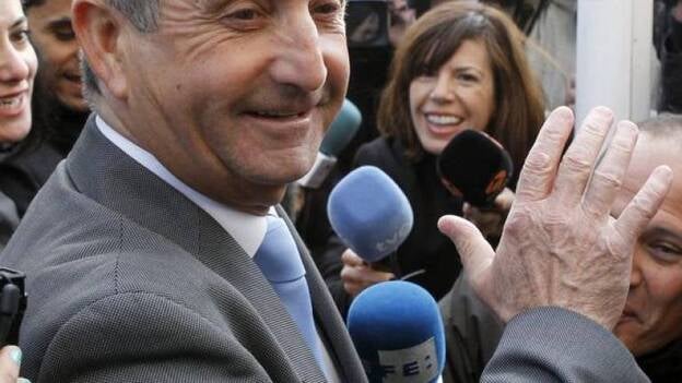 El padre adoptivo de la "niña robada" por sor María dice que no pagó por ella