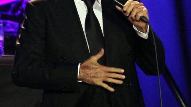 El cantante Julio Iglesias hizo suspirar a unos diez mil seguidores en Chile