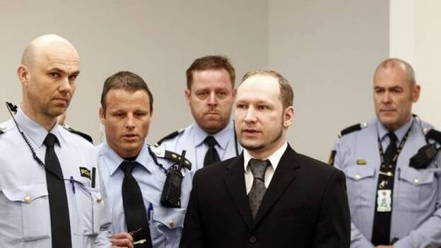 Breivik pide disculpas a la familia de una víctima y a heridos sin filiación