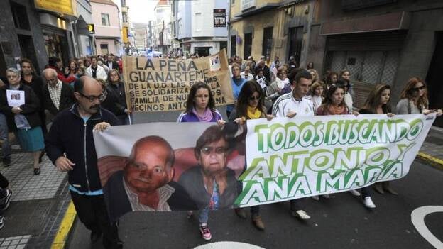 Manifestación por el matrimonio desaparecido en Guanarteme