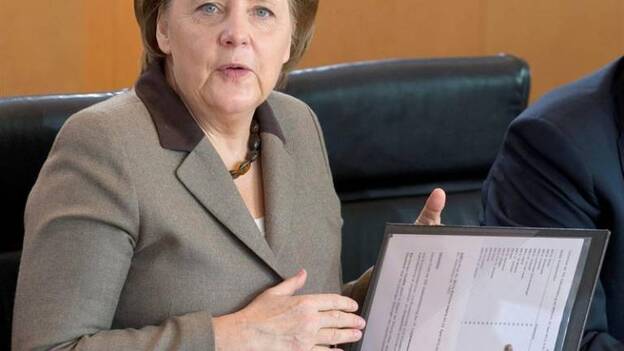 Merkel advierte de nuevo de que el pacto fiscal es innegociable