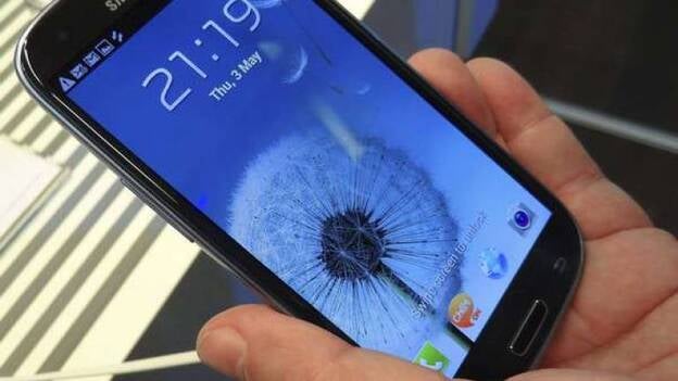 Samsung lanza el Galaxy S3, un teléfono móvil que "ve, entiende y responde"