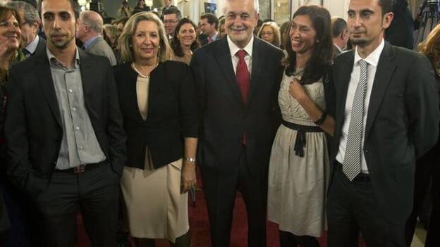 Griñán anuncia nuevo Gobierno con Vicepresidencia y tres consejerías para IU