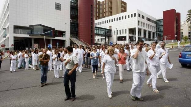 El Materno Infantil en pie de guerra por los recortes