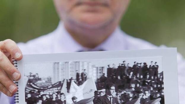 Hallan fotos inéditas de Centelles donde aparece Capa tras Azaña y Negrín