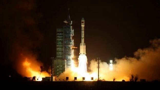 China lanzará a mediados de mes un vuelo espacial tripulado