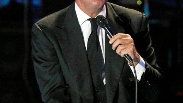 Julio Iglesias: "Si me animo cantaré una folía"