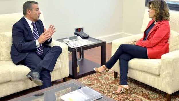 Rivero dice que pedir un mayor esfuerzo a las autonomías las asfixiará