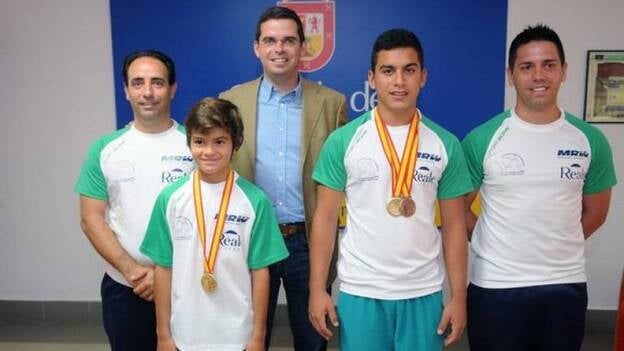 Tres medallas para los gimnastas del San José Dominicas en el Nacional
