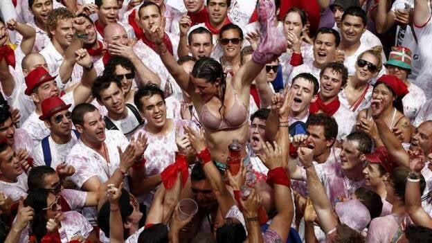 Estalla en Pamplona las fiestas con el chupinazo