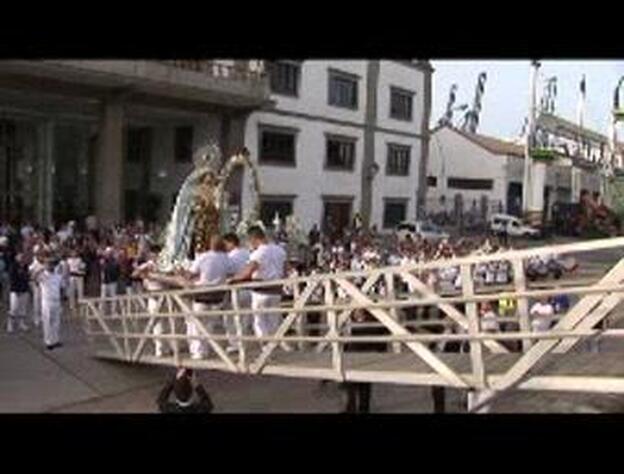 El `Rayo´ participa en la procesión del Carmen