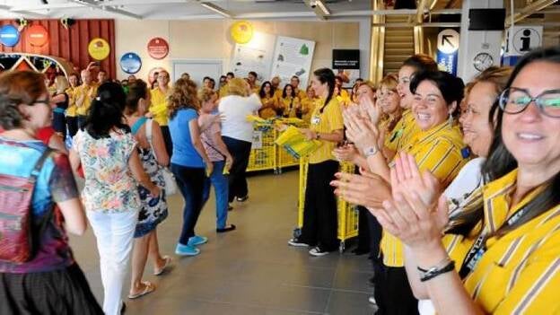 Ikea abre con expectación