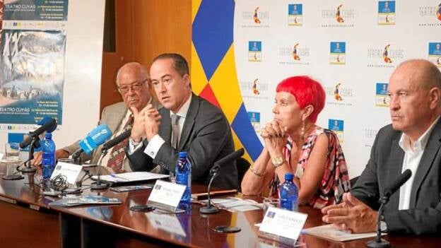 Camino: "La zarzuela debe seguir como quiera que sea"