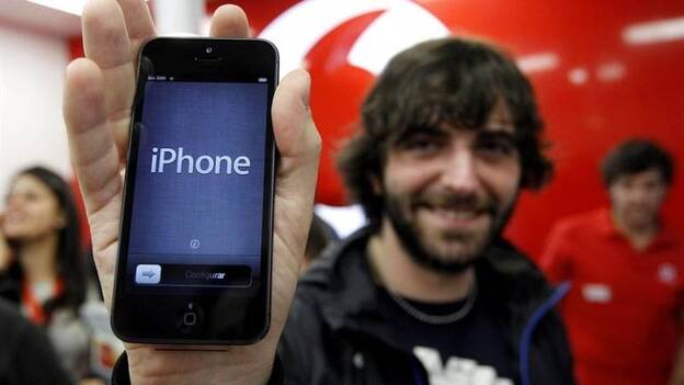 Vendidos los primeros iPhone 5 en España
