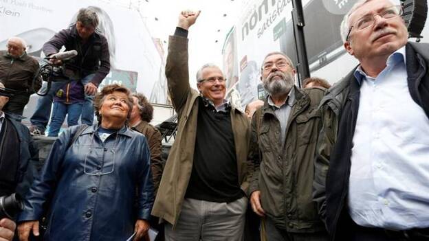 Garzón pide crear una Comisión de la Verdad para reparar crímenes franquismo