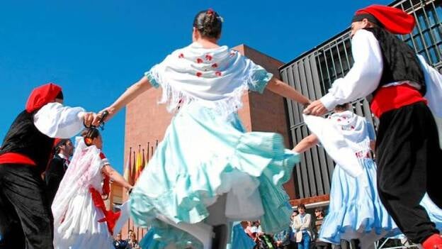 El folclore español llenará las calles de la capital grancanaria hasta el domingo