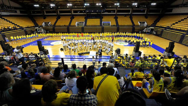 Exaltación deportiva del azul y amarillo en la presentación de los clubes de élite de Gran Canaria
