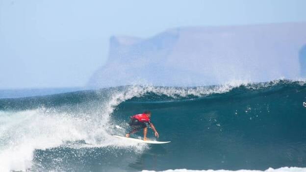 Olas de vértigo en la puesta en escena del Islas Canarias Santa Pro 2012