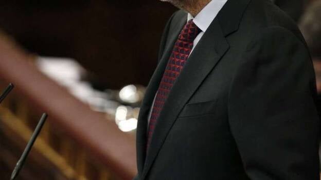 El Gobierno "no ve imprescindible" pedir el rescate en este momento