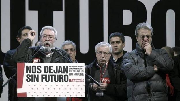 UGT y CCOO celebran el "éxito" de la huelga y exigen al Gobierno rectificar