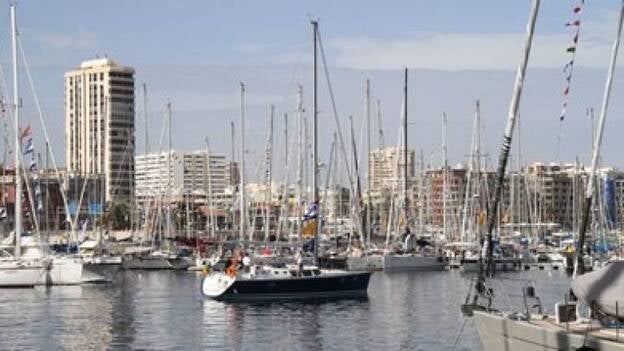 Casi 200 barcos saldrán este martes a partir de las 10.45 horas desde Las Palmas