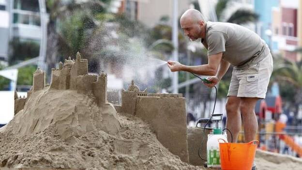 Comienza a levantarse el Belén de Las Canteras
