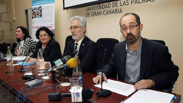 El 29,7 % de los niños vive bajo el umbral de la pobreza en Canarias