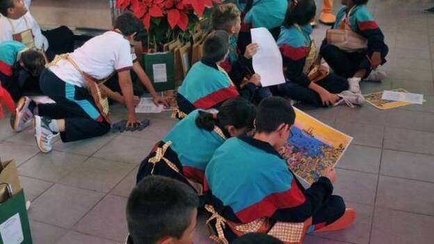 Niños del García Lorca promueven el mercado saludable