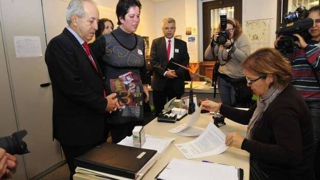 Entrega de firmas en apoyo a la Cirugía Cardíaca Infantil de Canarias