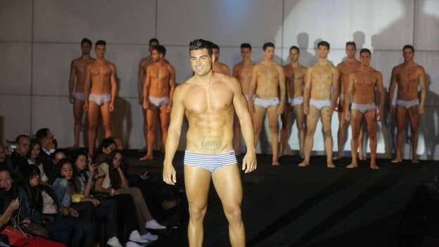 Batallón de gente guapa en Las Rotondas