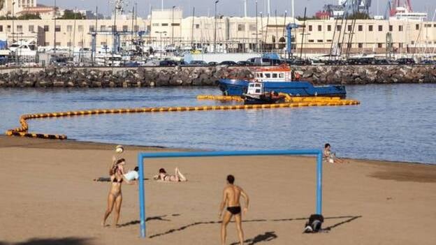 Se desaconseja temporalmente el baño en la playa de Las Alcaravaneras