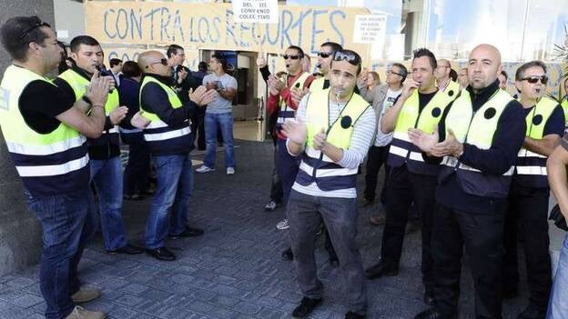 Los portuarios reivindican un nuevo convenio