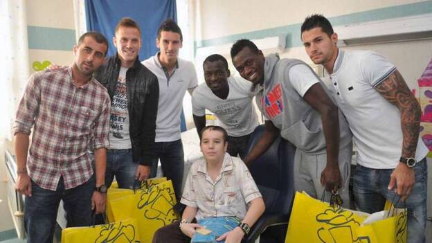 Tradicional visita de la UD al Materno Infantil