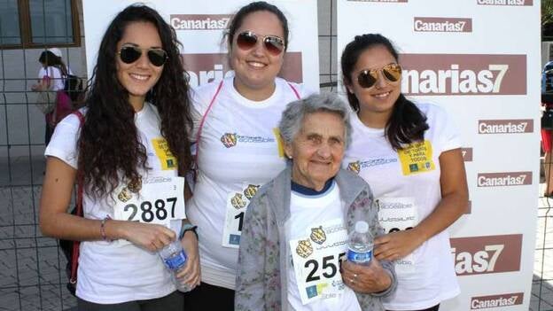 Photocall de CANARIAS7 en la carrera solidaria (II)