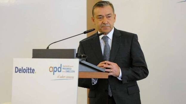 Rivero ofrece una charla titulada 'Reformar para mejorar'