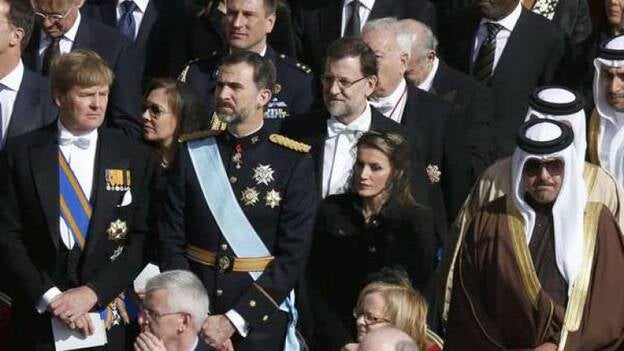 Los príncipes de Asturias en la plaza de San Pedro para la misa de Francisco