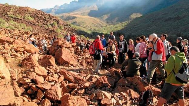 Bienvenida a la primavera en la tumba del Rey de Arteara