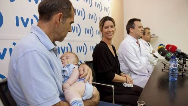 Una grancanaria de 36 años logra ser madre tras superar un cáncer linfático