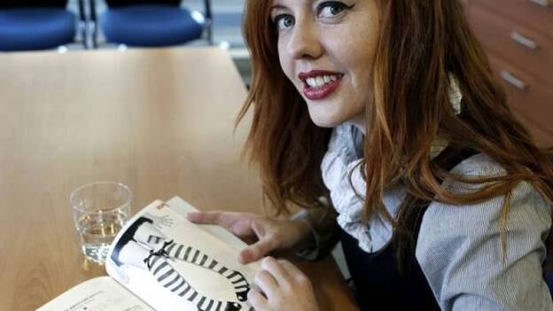 La modelo Venus O'Hara aúna docencia y erotismo en "Inglés para pervertidos"