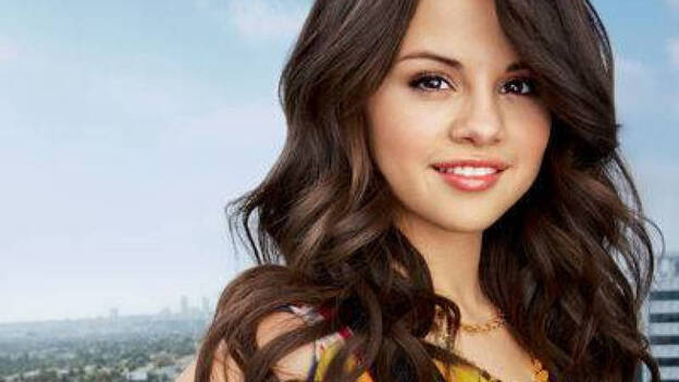 Selena Gómez avanza la estética de "Come & Get It", a la venta el 9 de abril