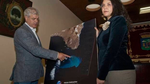 El Cabildo de El Hierro solicita el voto popular para la fotografía del volcán submarino de El Hierro que opta al premio de la Nasa