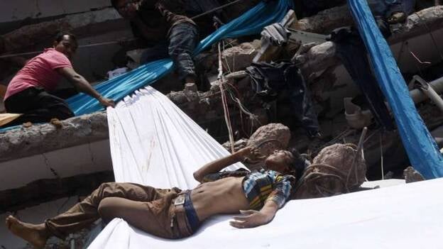 Derrumbe de un edificio industrial en Bangladesh