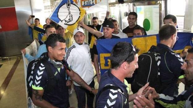 La UD recibida con cánticos de apoyo en la Isla