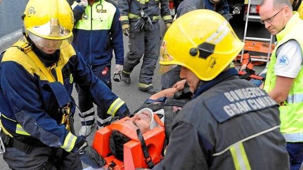 Pasa la noche en un pozo al que cayó tras robar en Telde