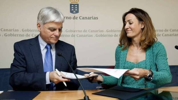 Pérez: "El Gobierno nos manda a la caverna de la época de Franco con la Lomce"