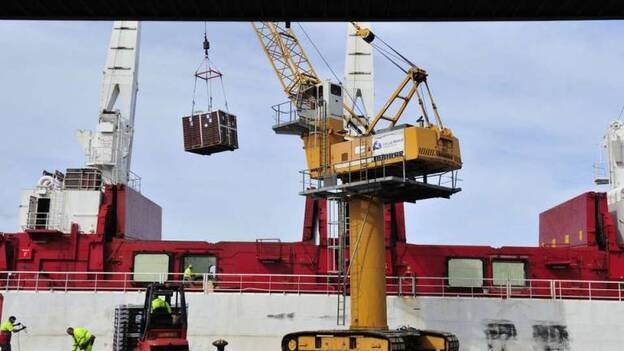 Canarias deja de fletar barcos para el transporte del tomate a Europa